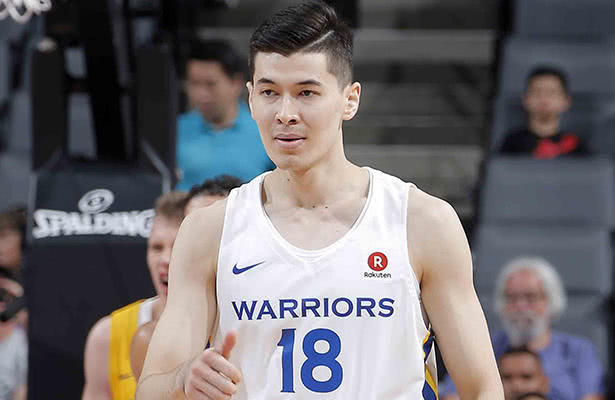 中国小将完成夏联首秀 助勇士拿下三连胜缩略图 中国小将完成夏联首秀 助勇士拿下三连胜缩略图